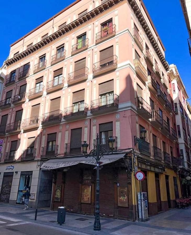 Az The Old Town Hostel - Coliving Zaragoza Exterior photo