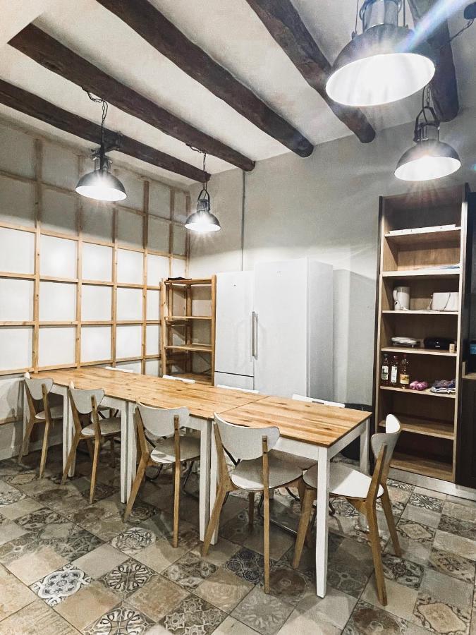 Az The Old Town Hostel - Coliving Zaragoza Exterior photo
